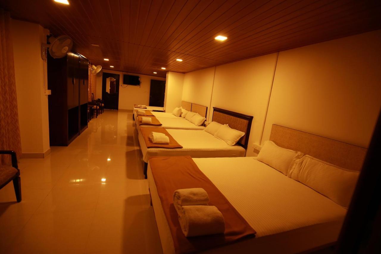 Hotel Temple Plaza Kochi Chottanikara Exterior foto